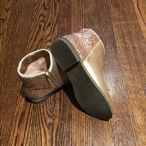 Gap Rose Gold Leather ankle boots Sz 3